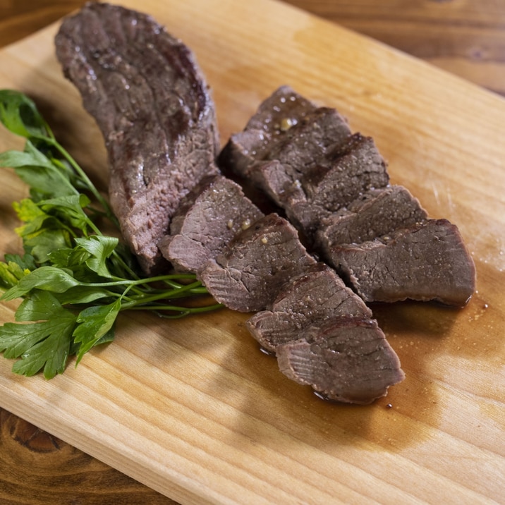 自宅で簡単 鹿ももブロック肉のローストビーフ レシピ 作り方 By ヒダカラ商店 楽天レシピ 自宅で簡単 鹿ももブロック肉のローストビーフ レシピ 作り方 By ヒダカラ商店 楽天レシピ